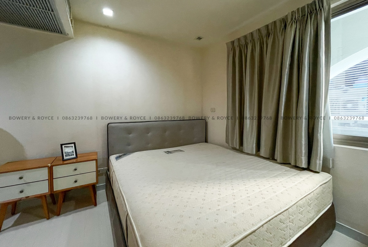 Cozy Three Bedroom Condo for Rent and for Sale in Phrom Phong