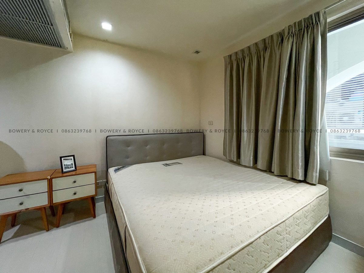 Cozy Three Bedroom Condo for Rent and for Sale in Phrom Phong