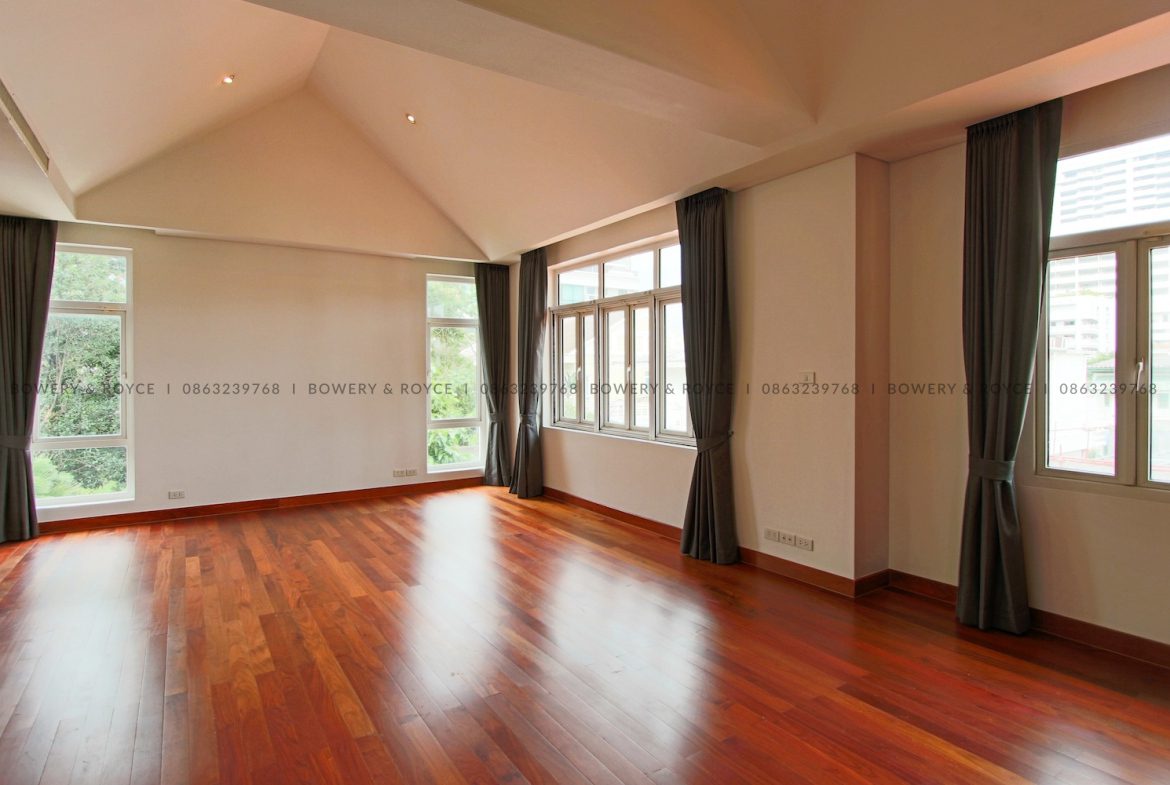 Beautiful Four Bedroom Villa with Private Pool for rent in Phrom Phong