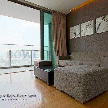 A CLASS ACT Large One Bedroom Condo for Rent in Thong Lor