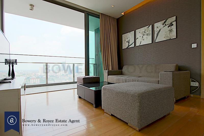 A CLASS ACT Large One Bedroom Condo for Rent in Thong Lor