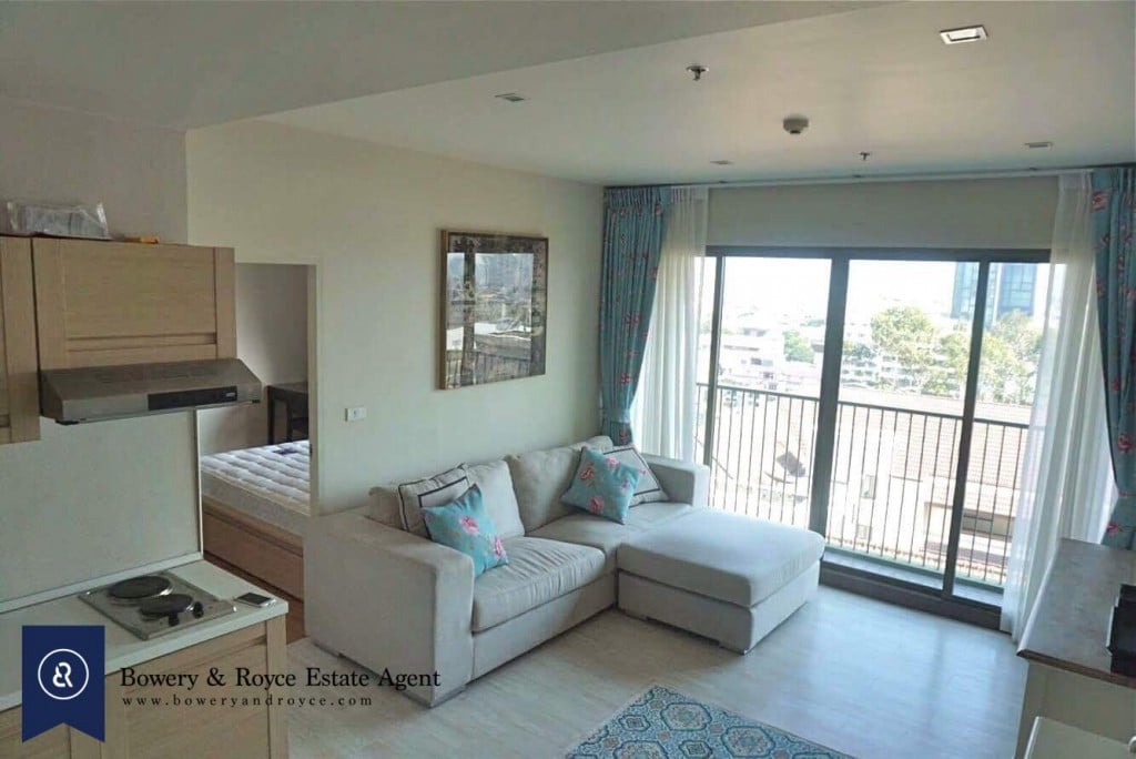 CHIC-ONE-BEDROOM-CONDO-FOR-RENT-IN-THONGLOR-1-1024x684