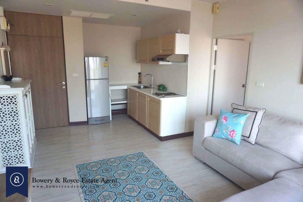 CHIC-ONE-BEDROOM-CONDO-FOR-RENT-IN-THONGLOR-2-1024x684