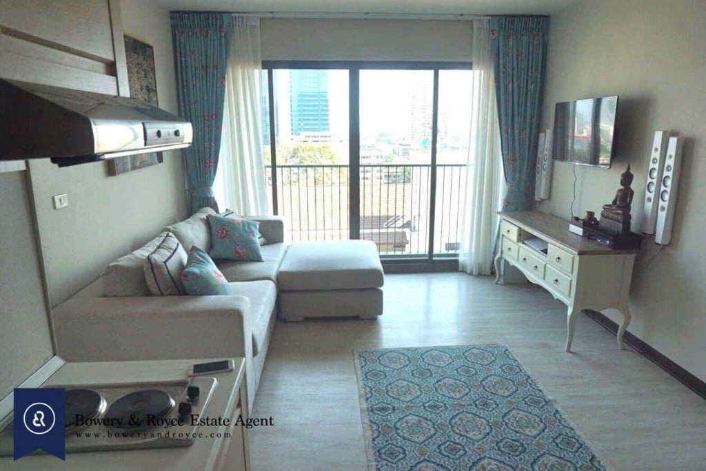 CHIC-ONE-BEDROOM-CONDO-FOR-RENT-IN-THONGLOR-4-1024x684