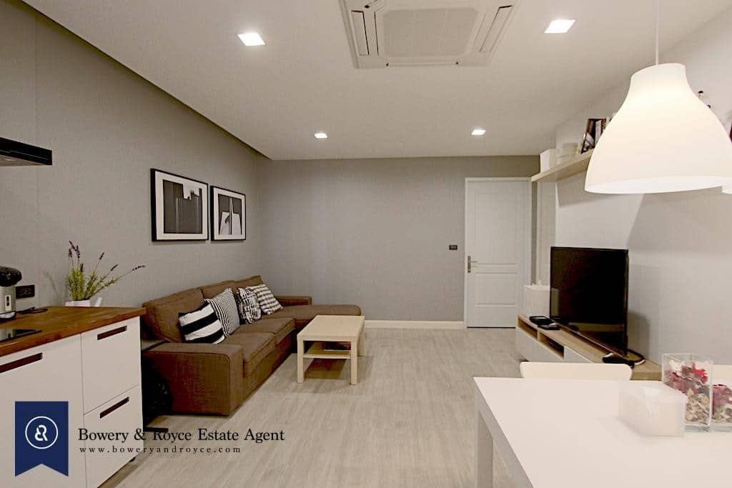 Chic-and-stylish-two-bedroom-condo-for-rent-in-phromphong-1-1-1024x683