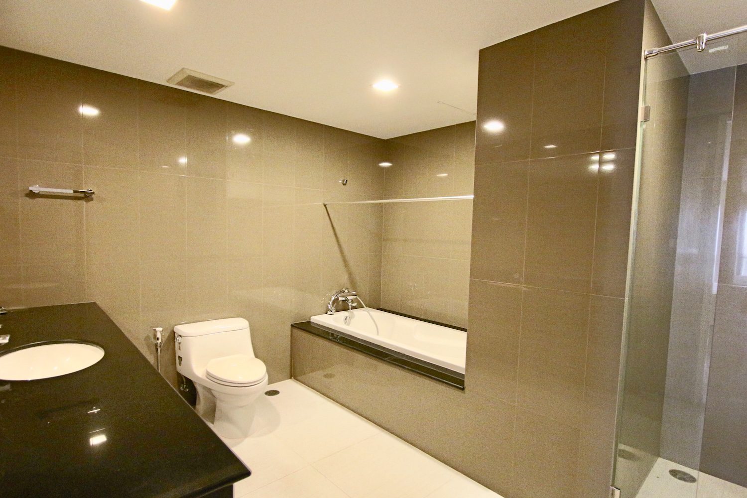 Comfortable Two Bedroom Condo for Rent in Phrom Phong