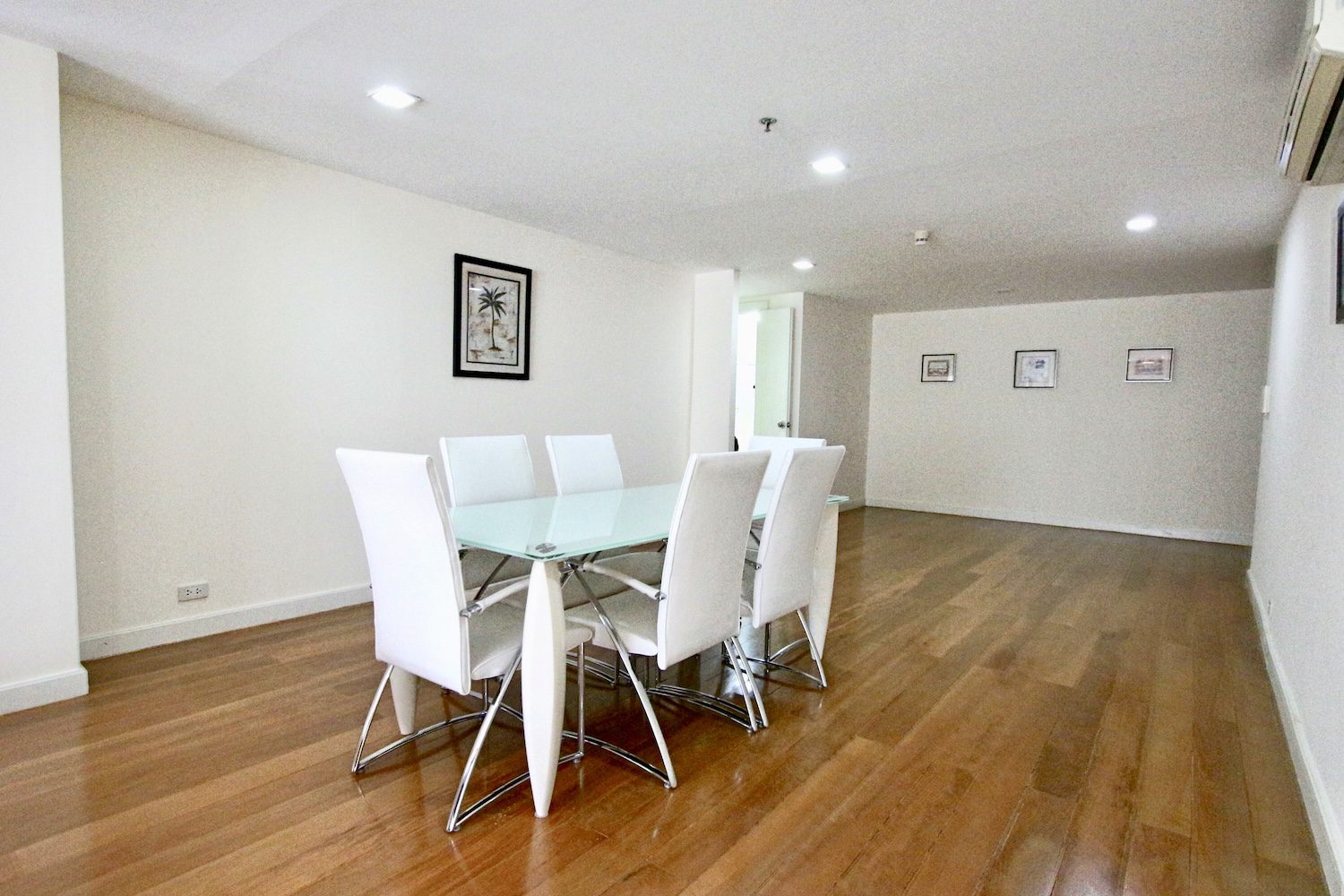 Comfortable Two Bedroom Condo for Rent in Phrom Phong