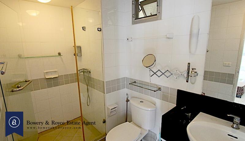 Peaceful One Bedroom Condo for Rent in Phra Khanong