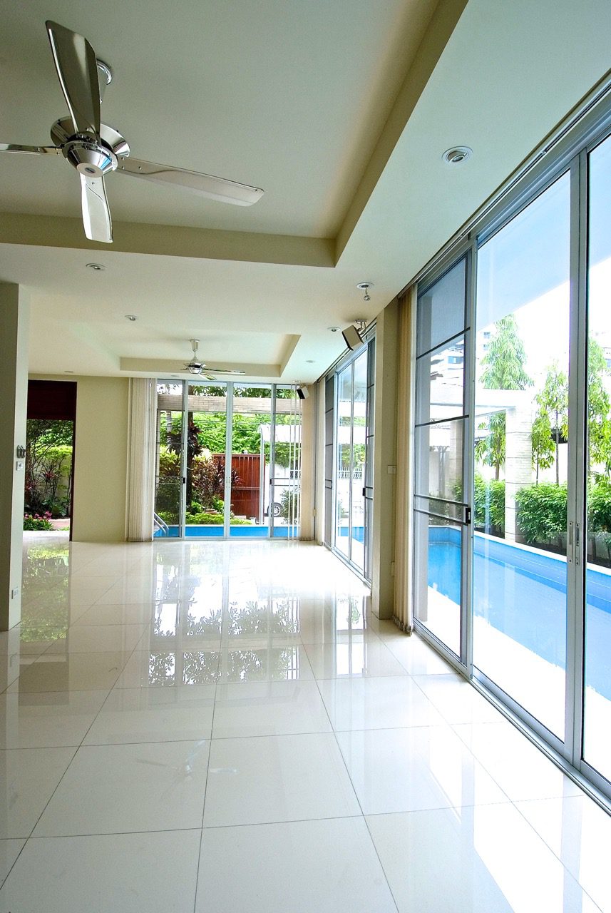 Modern Four Bedroom Detached House with Private Pool For Rent in Thong Lor