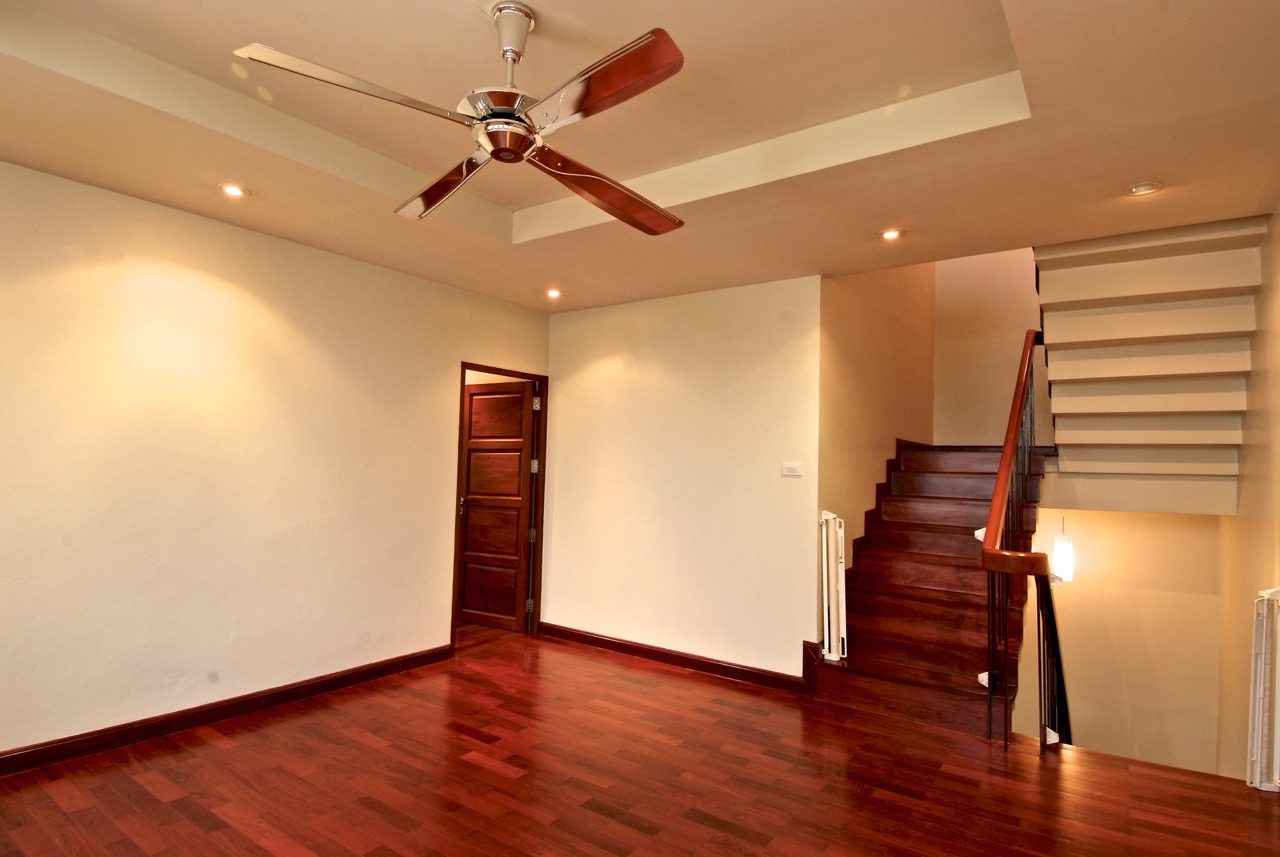 Modern Four Bedroom Detached House with Private Pool For Rent in Thong Lor