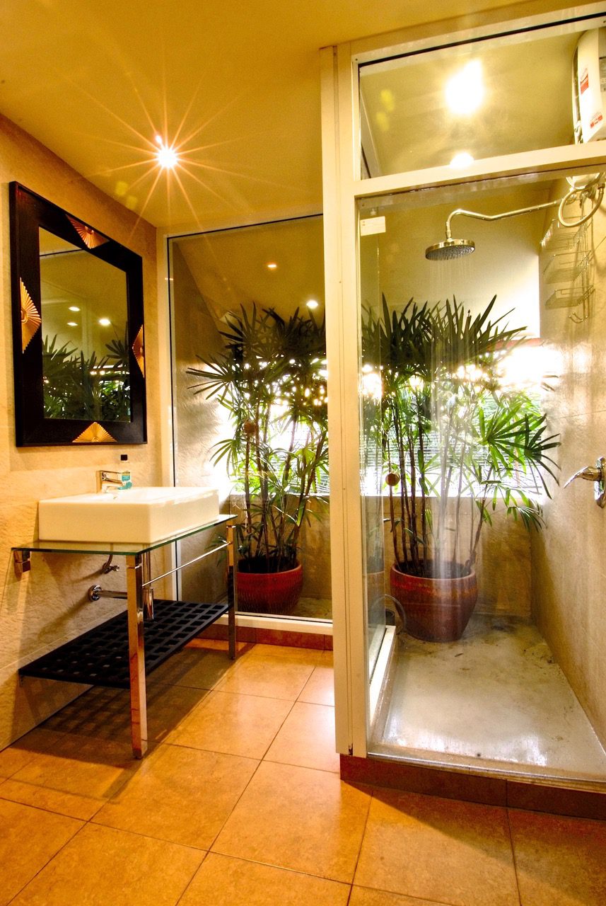 Modern Four Bedroom Detached House with Private Pool For Rent in Thong Lor