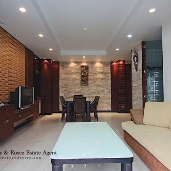 Desirable-two-bedroom-condo-for-rent-in-Ekkamai-1-1024x682