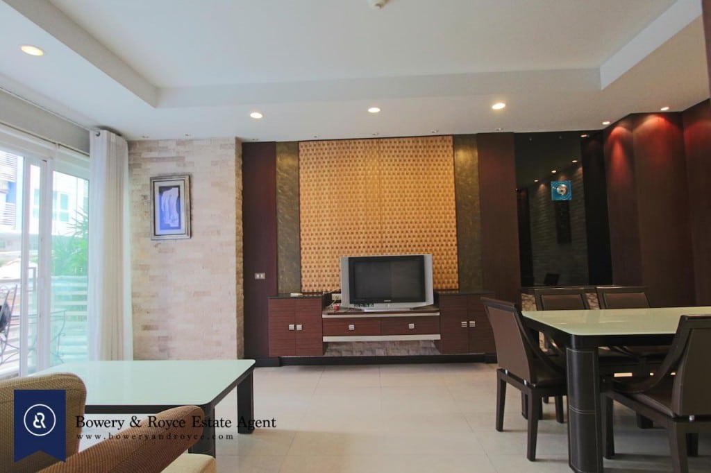Desirable-two-bedroom-condo-for-rent-in-Ekkamai-3-1024x682