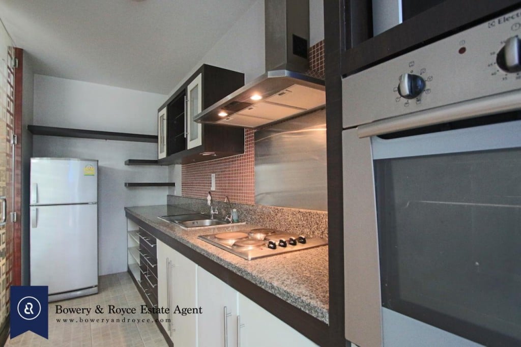 Desirable-two-bedroom-condo-for-rent-in-Ekkamai-5-1024x682