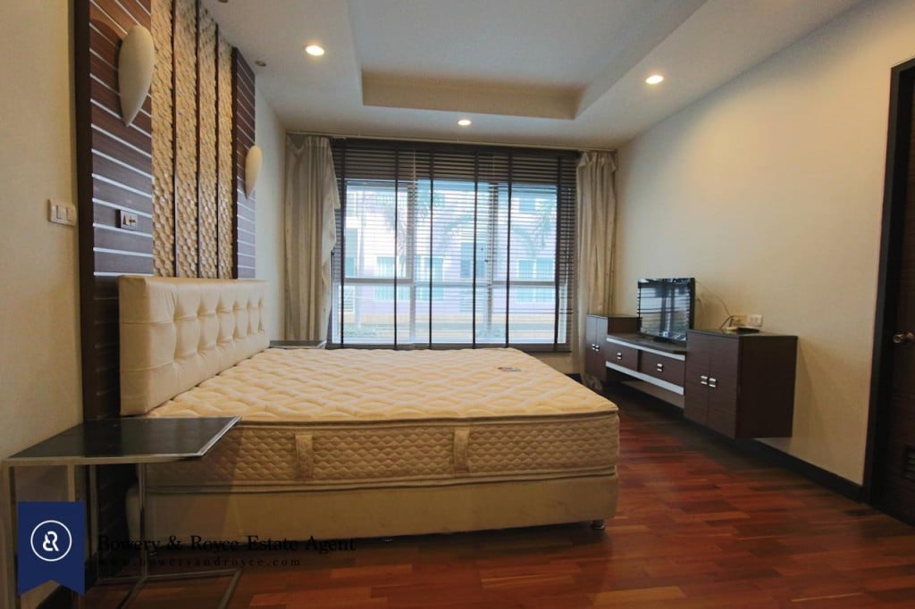 Desirable-two-bedroom-condo-for-rent-in-Ekkamai-7-1024x682