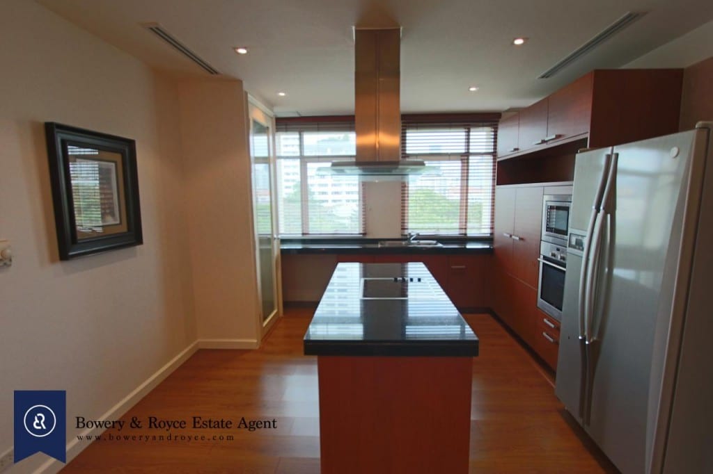 Elegant-Two-Bedroom-Condo-for-Rent-in-Phrom-Phong-11-1024x682