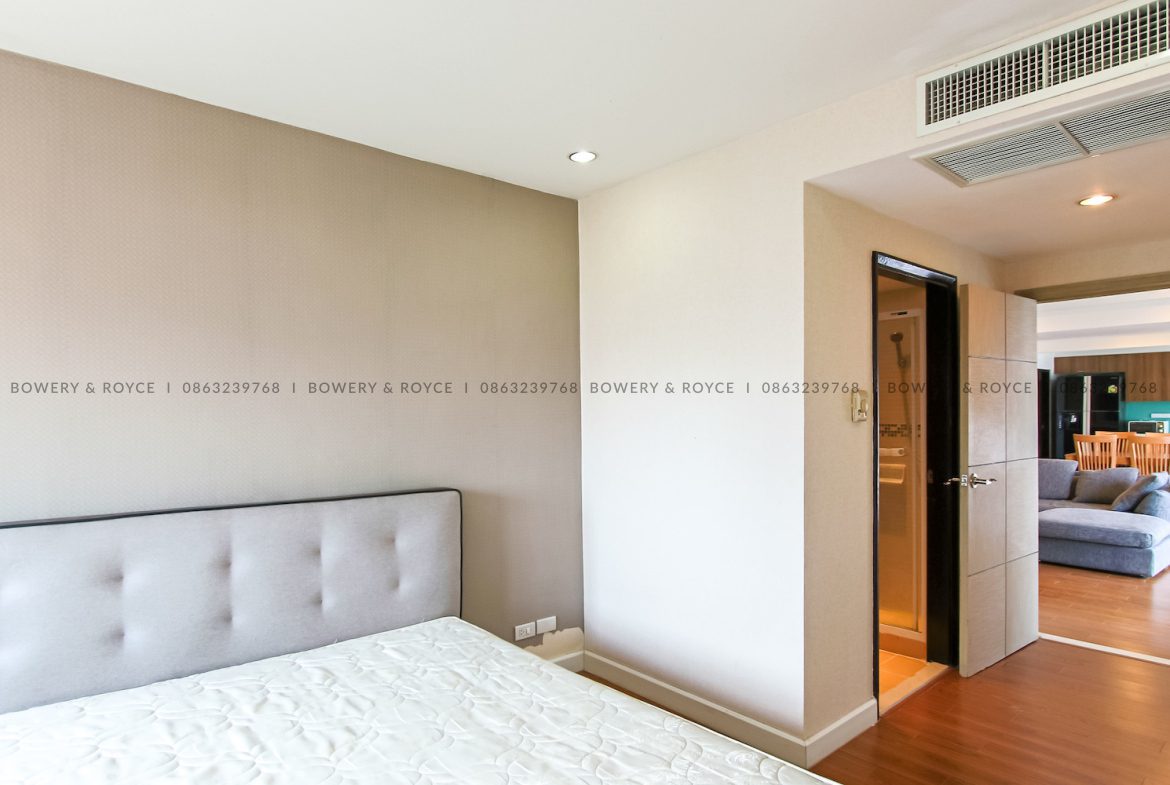 Great Location Three Bedroom Condo for Rent in Phrom Phong