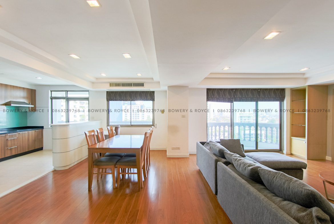 Great Location Three Bedroom Condo for Rent in Phrom Phong-1