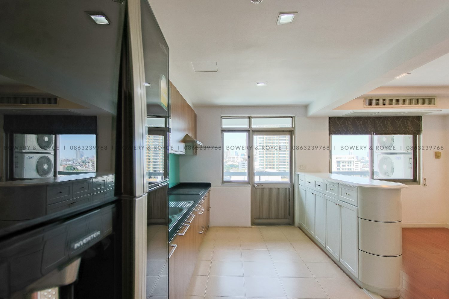 Great Location Three Bedroom Condo for Rent in Phrom Phong