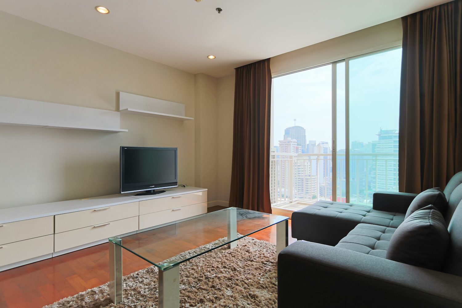 Spacious Two Bedroom Condo for Rent in Phrom Phong