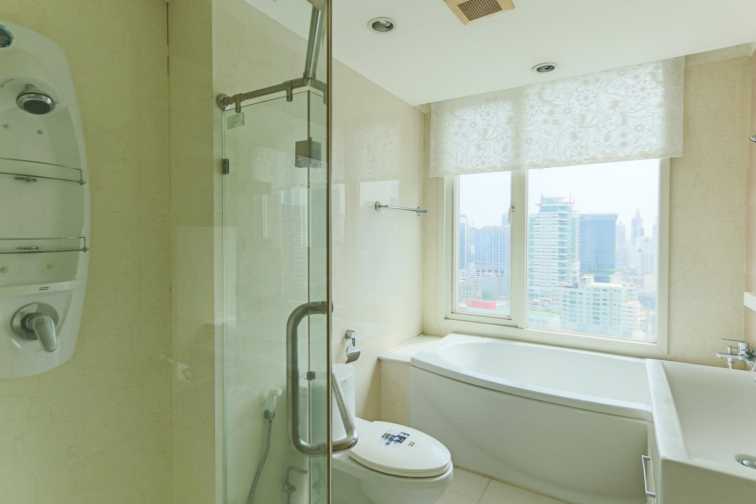 Spacious Two Bedroom Condo for Rent in Phrom Phong