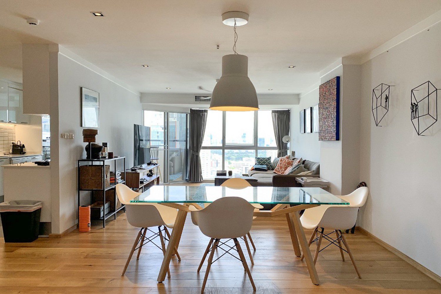 Beautiful Unfurnished Three Bedroom Condo for Rent in Phrom Phong