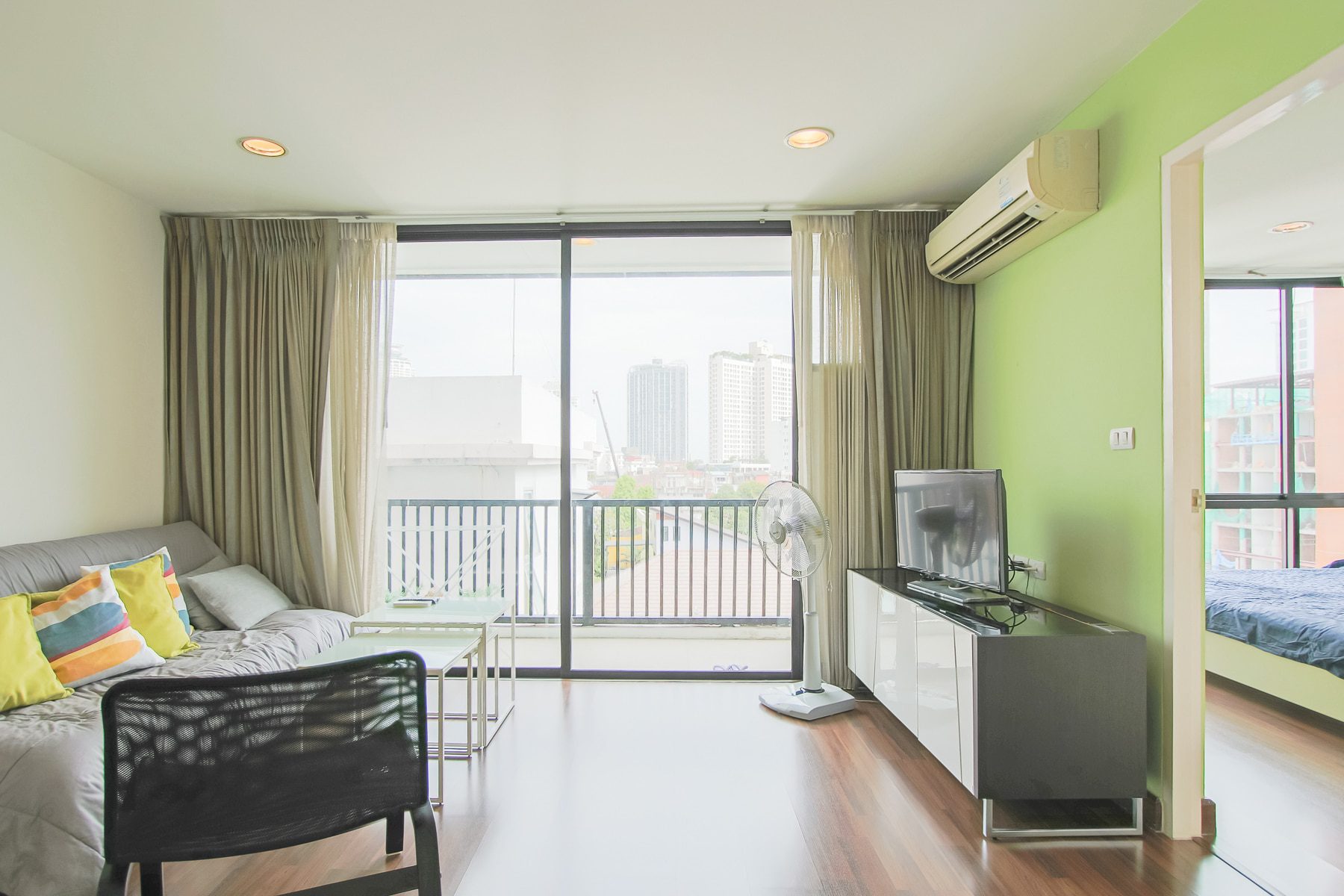 Peaceful two bedroom condo for rent in Ekkamai