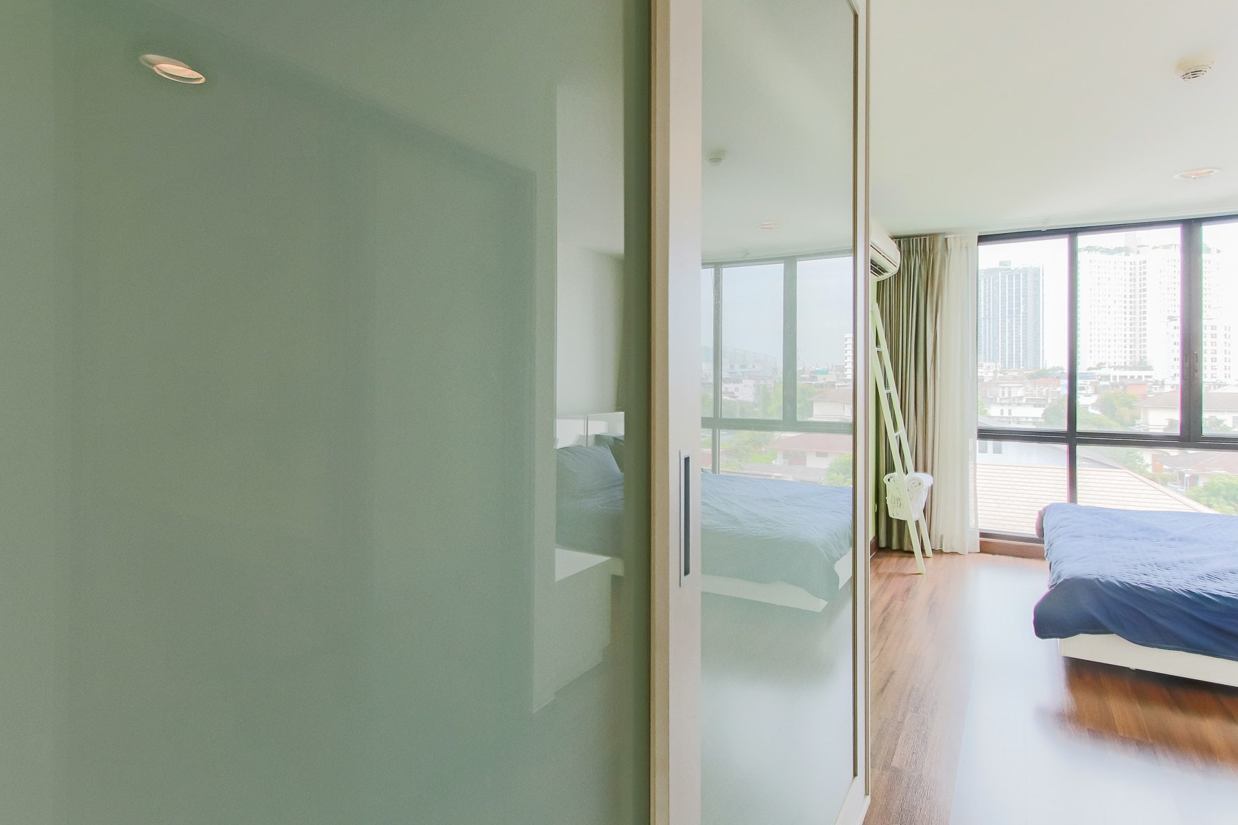 Peaceful two bedroom condo for rent in Ekkamai