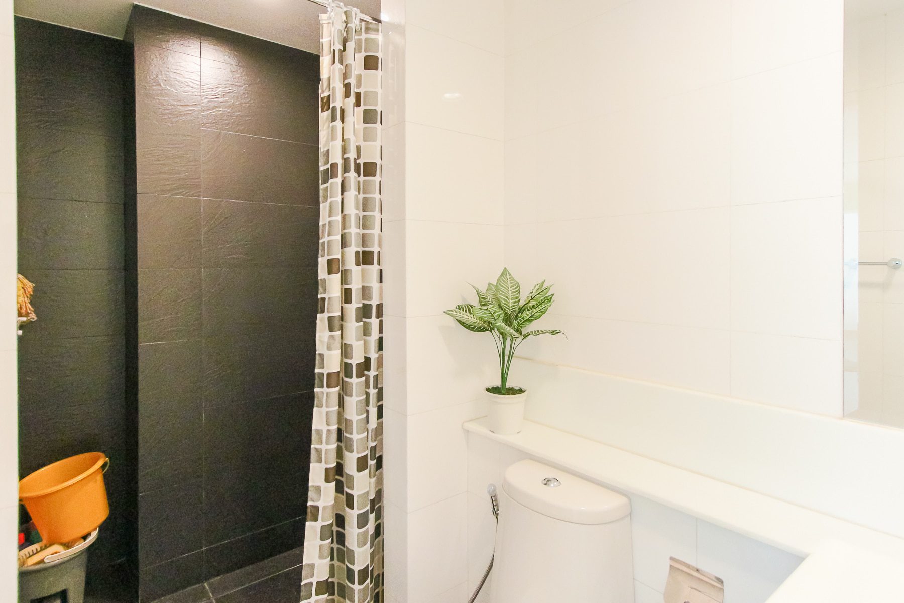 Peaceful two bedroom condo for rent in Ekkamai