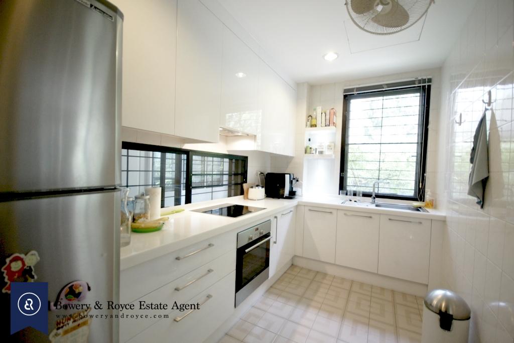 Immaculate-Four-Bedroom-Famliy-House-with-Private-Pool-for-Rent-in-Ekkamai-9-Living-Family-Rm-1