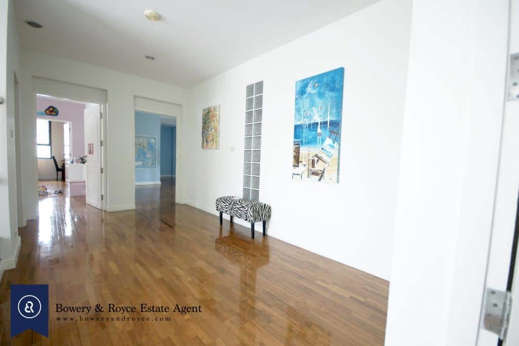 Immaculate-Four-Bedroom-Famliy-House-with-Private-Pool-for-Rent-in-Ekkamai-9-Living-Family-Rm-1