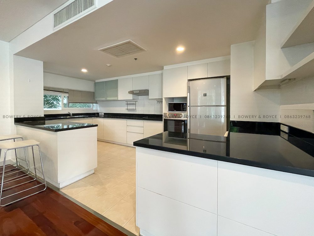 Immaculate Three Bedroom Apartment for Rent in Ekkamai