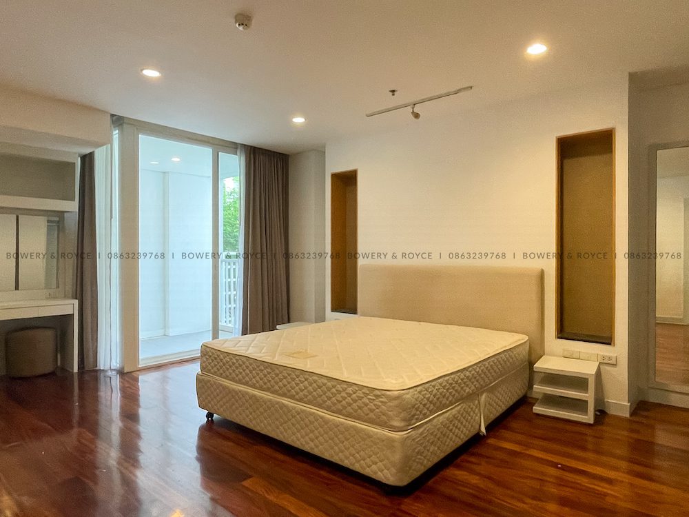 Immaculate Three Bedroom Apartment for Rent in Ekkamai
