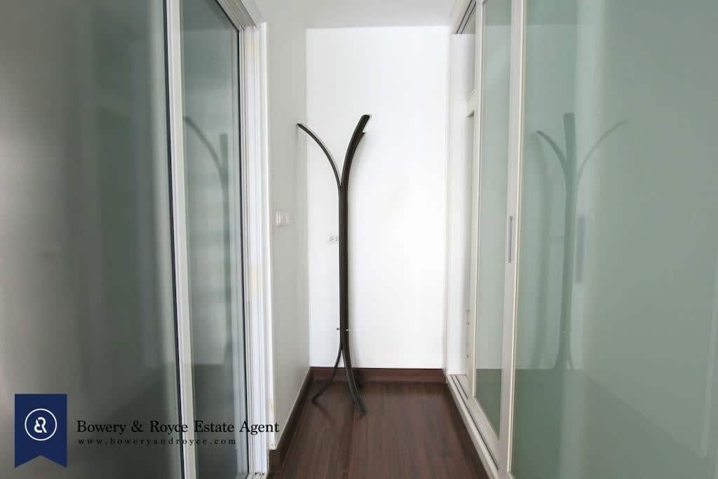 Large One Bedroom Condo for Rent in Ekkamai