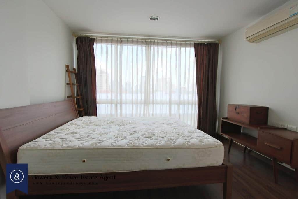 Large One Bedroom Condo for Rent in Ekkamai