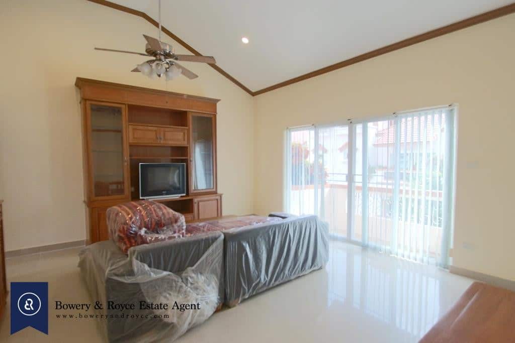 Large Two Bedroom Plus Study Condo for Rent in Phrom Phong