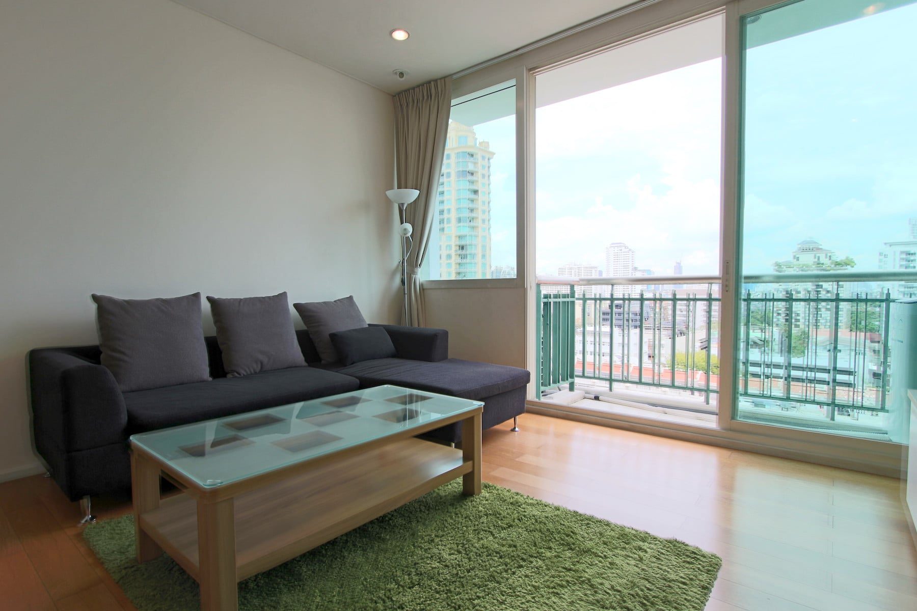 Lovely One Bedroom Condo for Rent in Asoke-1
