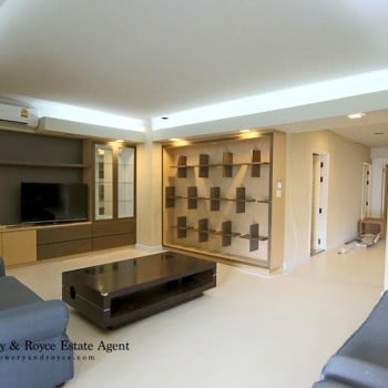 Magnificent Three Bedroom Plus Maid Condo for Rent in Phrom Phong