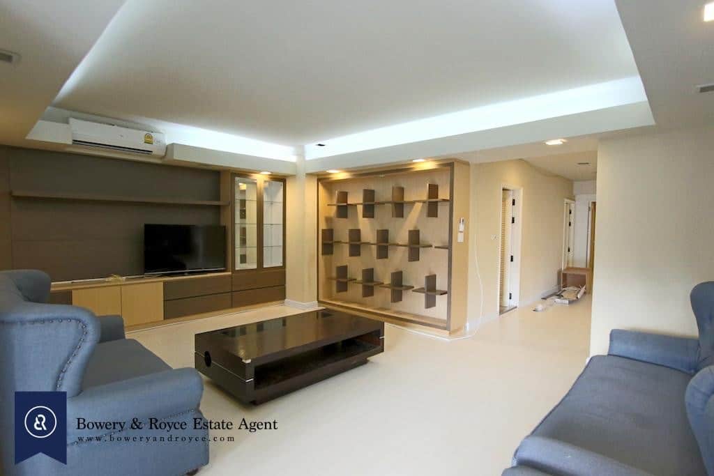 Magnificent Three Bedroom Plus Maid Condo for Rent in Phrom Phong