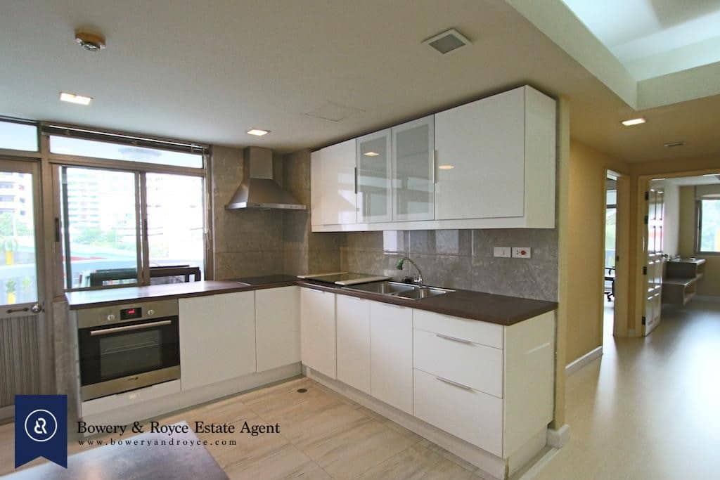 Magnificent Three Bedroom Plus Maid Condo for Rent in Phrom Phong