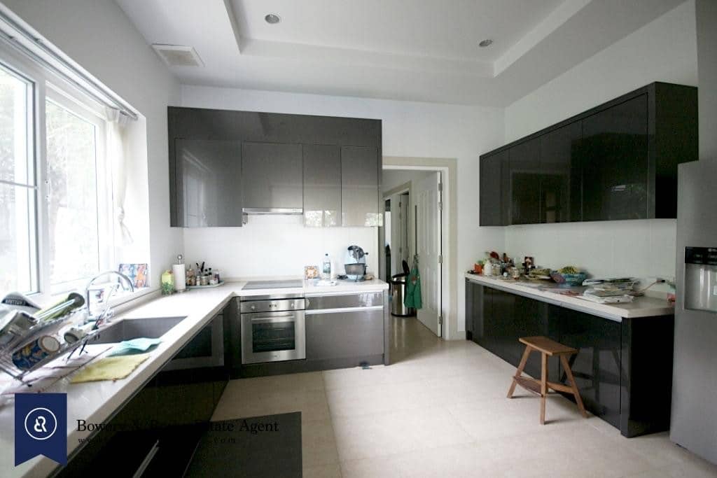 Modern-Spacious-Four-Bedroom-Plus-Pool-for-Rent-in-Ekkamai_11_Kitchen1-1024x683