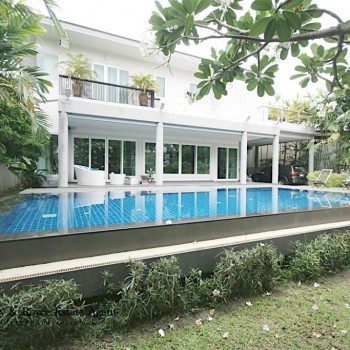 Modern-Spacious-Four-Bedroom-Plus-Pool-for-Rent-in-Ekkamai_9-1024x683