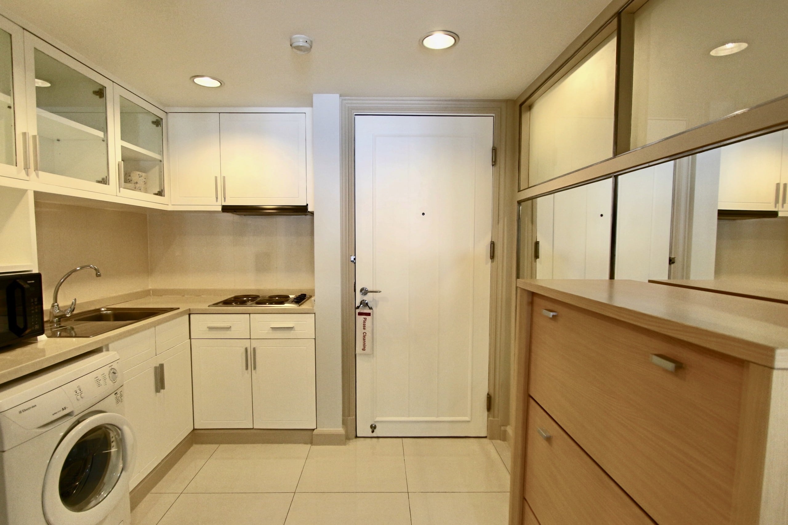 Pets Friendly One Bedroom Plus office Condo for Rent in Thong Lor