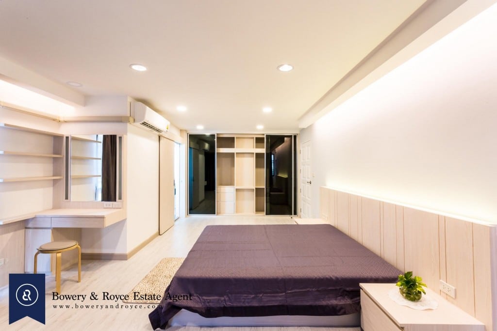 Pristine Three Bedroom Condo for Rent in Phrom Phong