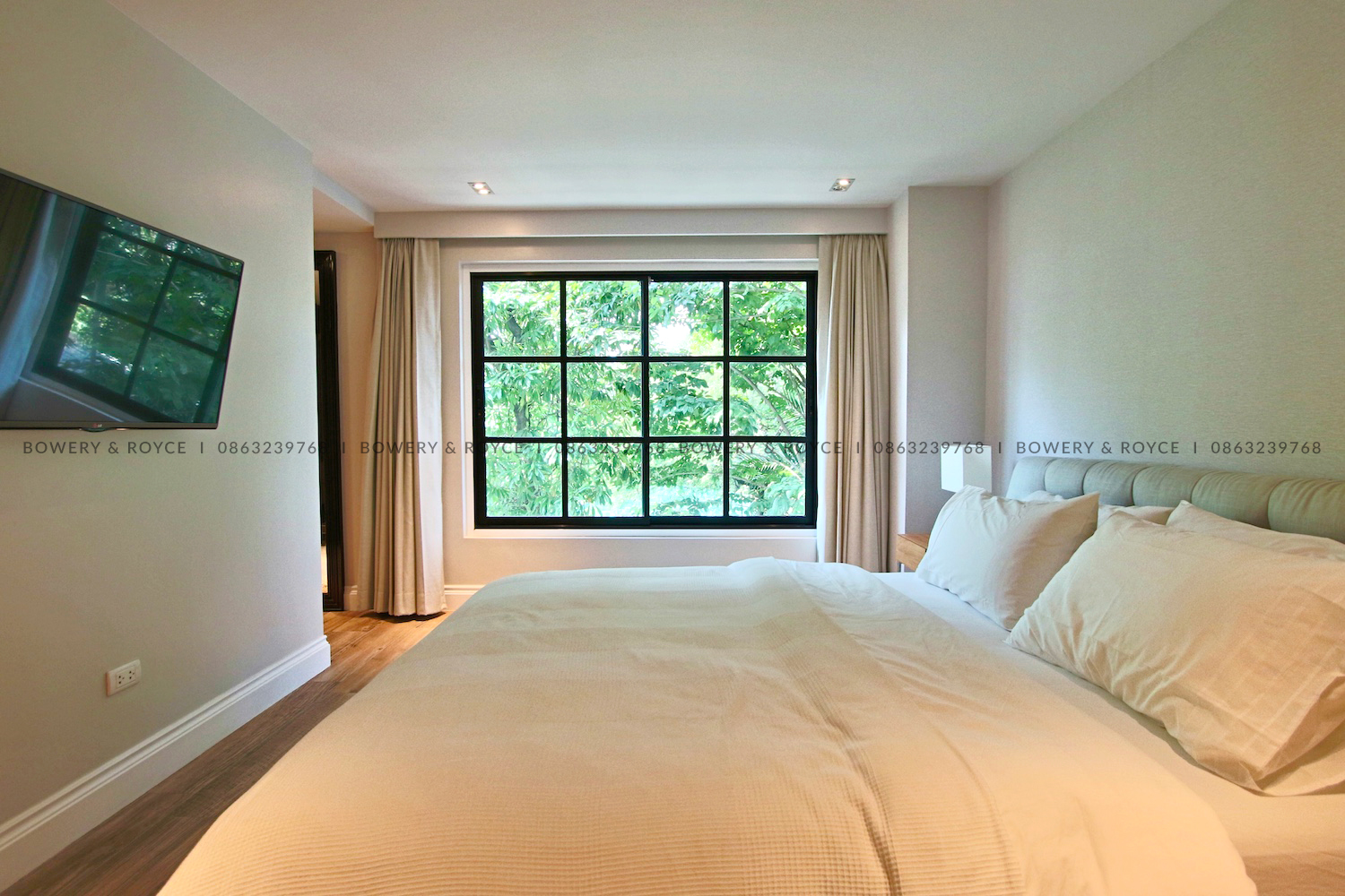 Professional Designed Three Bedroom Duplex for Rent in Ekkamai