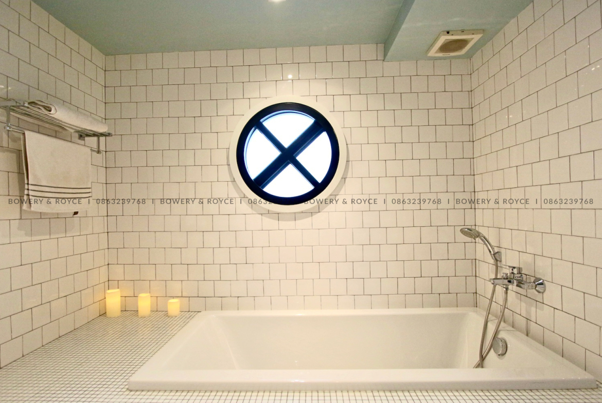 Professional Designed Three Bedroom Duplex for Rent in Ekkamai