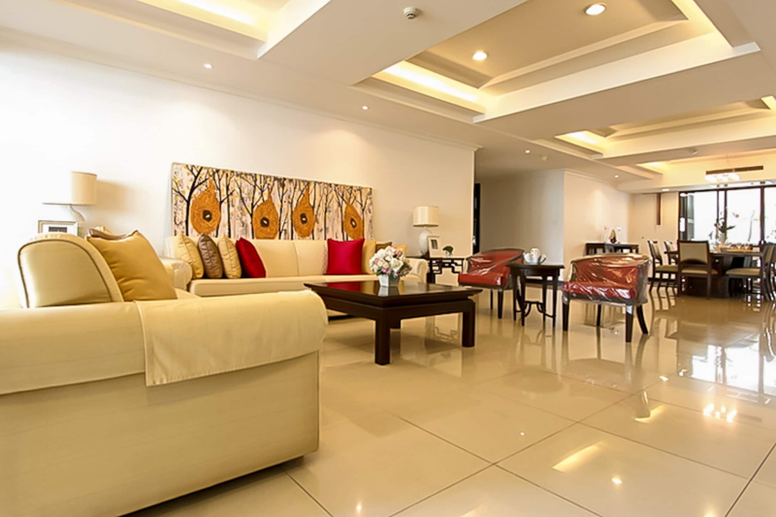 Spacious Three Bedroom Condo for Rent in Asoke