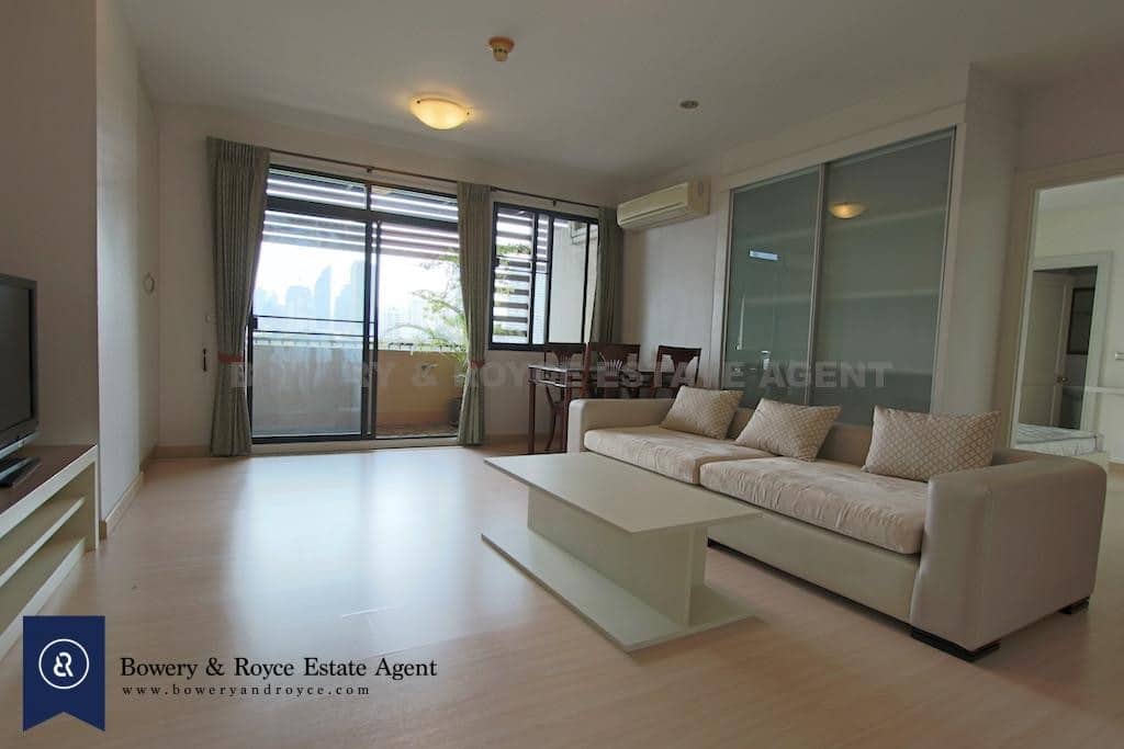 Spacious Two Bedroom Condo For Rent in Ekkamai