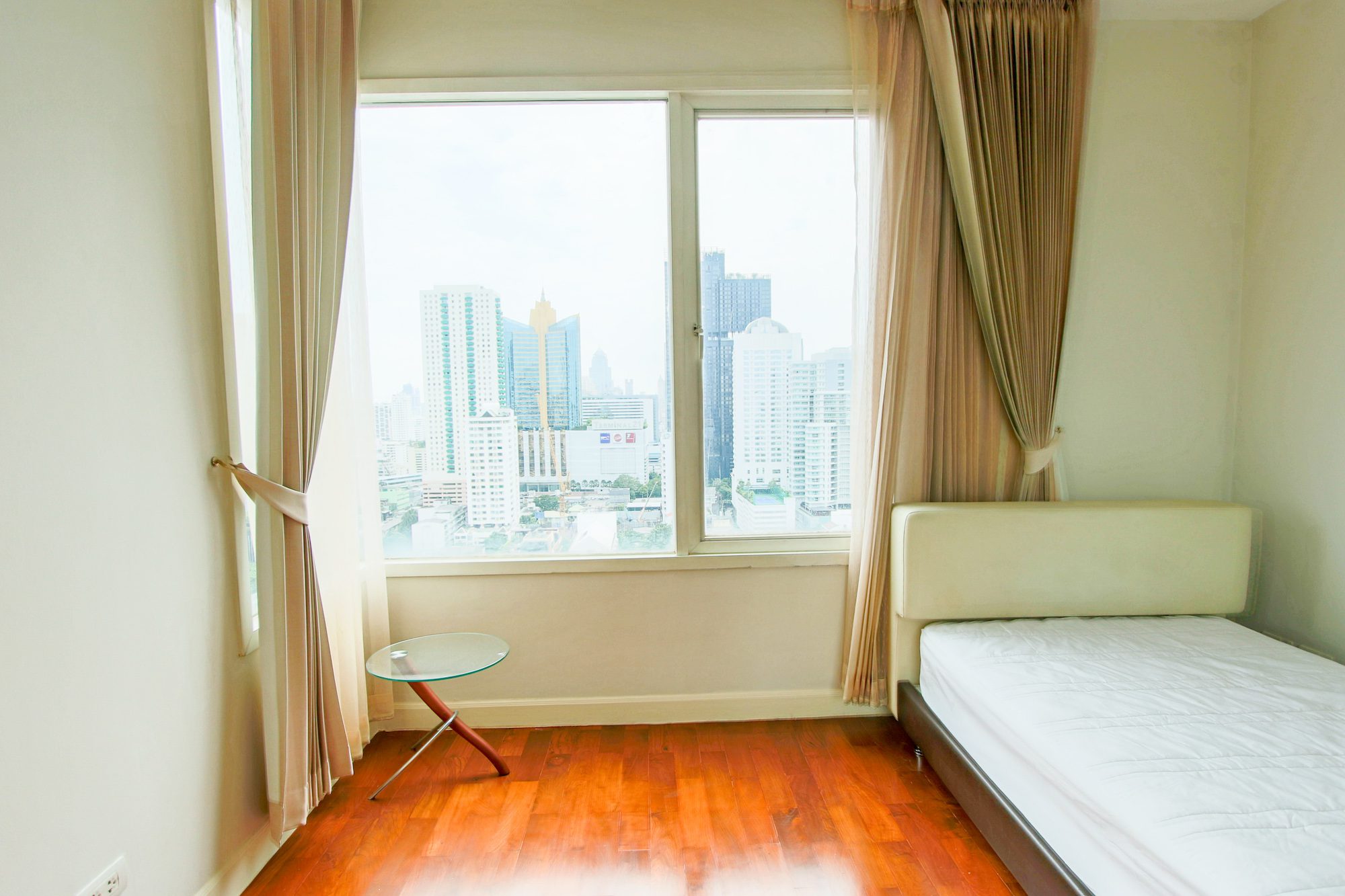 Spacious Two Bedroom Condo for Rent in Phrom Phong
