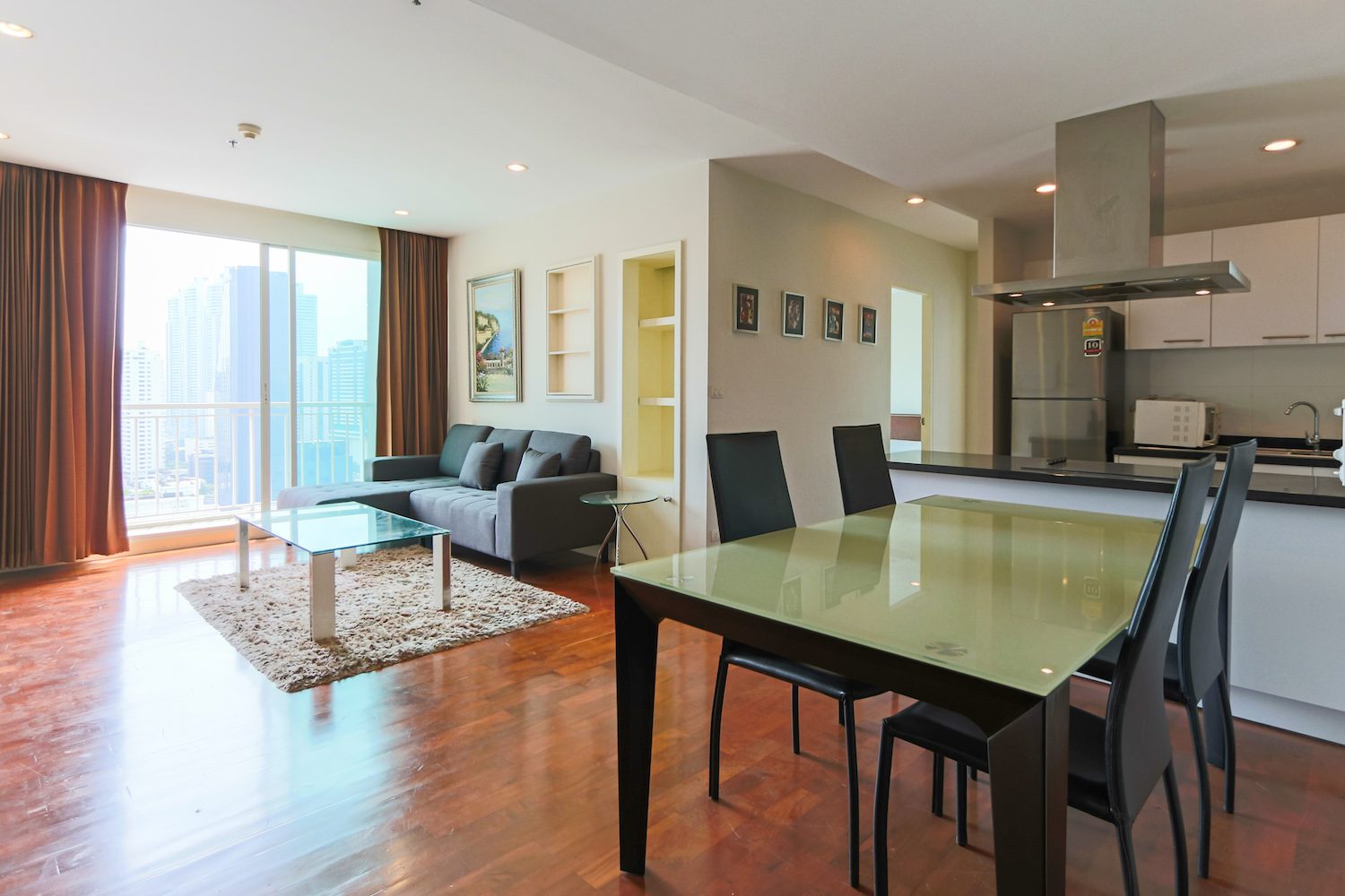 Spacious Two Bedroom Condo for Rent in Phrom Phong